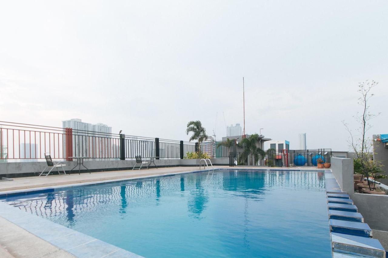 Reddoorz @ Melbourne Suites Makati Makati City Esterno foto
