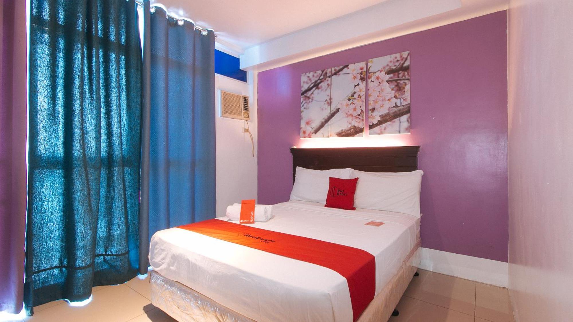 Reddoorz @ Melbourne Suites Makati Makati City Esterno foto